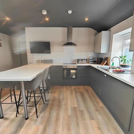 Sloane Modern 2 Bedroom Seafront Apartment Блекпул Екстериор снимка