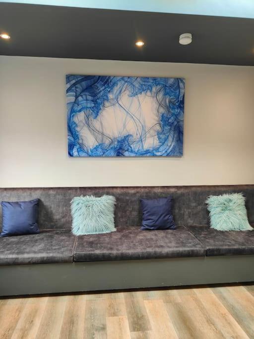 Sloane Modern 2 Bedroom Seafront Apartment Блекпул Екстериор снимка